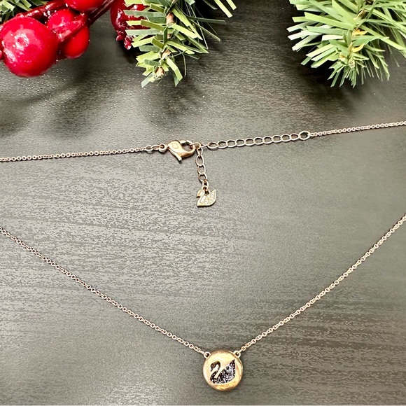 Swarovski Round Swan Pendant - Picture 2 of 6